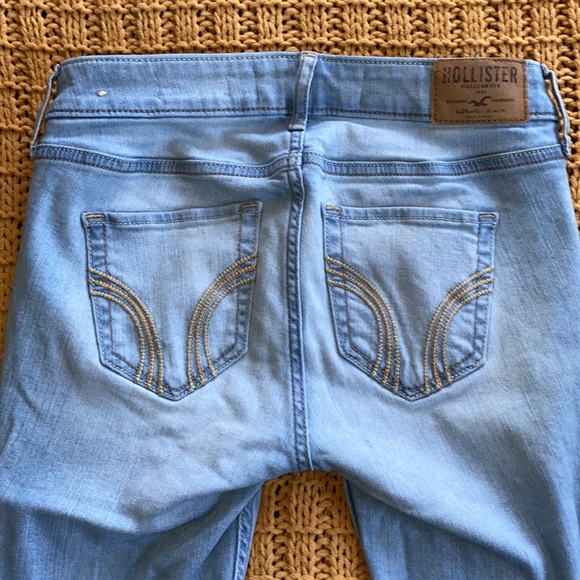 Hollister Low Rise Super Skinny Jeans - Picture 3 of 3